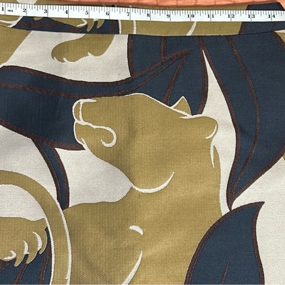 NWT Ann Taylor Jacquard Cougar Motif Skirt  - Size 4 - Picture 2 of 8